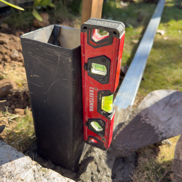 7' WIDE X 7' HIGH FENCE BUNDLE IN 4" x 4" POSTS AND 5" PICKETS (1 POST IN SHADOWBOX STYLE)